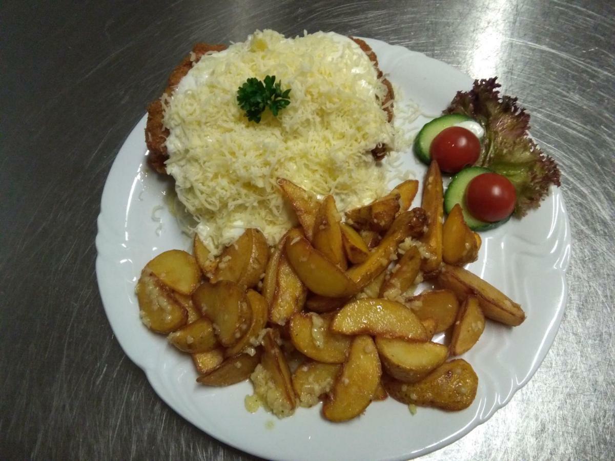 Penzion U Zeleneho Stromu Telnice 外观 照片